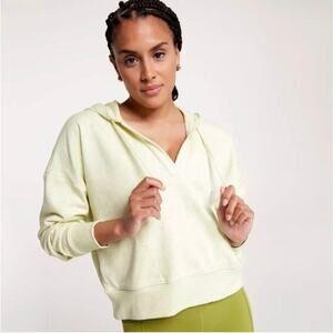 CALIA by Carrie Underwood Split Neck Hoodie Light Green Heather Small